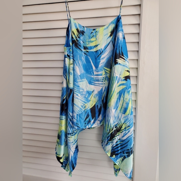 Vince Camuto Tops - NWT Vince camuto blue and Green summer splash poolside top size medium